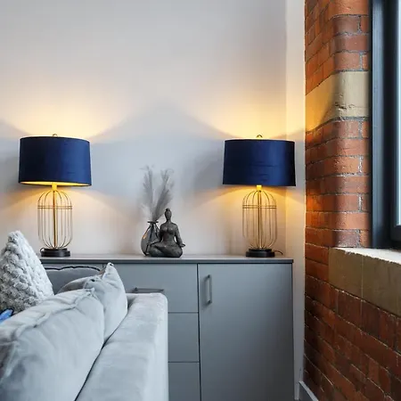 Large Duplex Penthouse * Bradford (West Yorkshire)